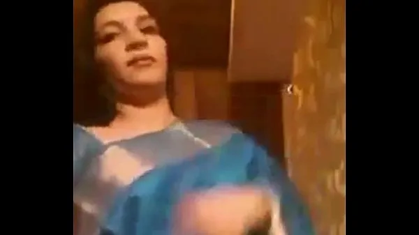Show Hot Indian Aunty removing saree best Movies