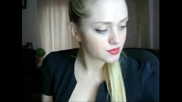 Visa beautiful Ukrainian blonde from kiev cams with luscious red lips bästa filmer