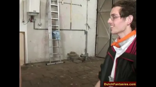Vis Dutch Teen With Glasses In Warehouse bedste film