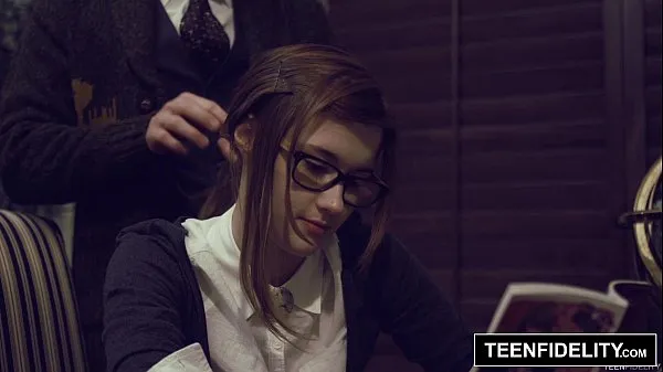 TEENFIDELITY - Cutie Alaina Dawson Creampied on Teacher's Desk بہترین فلمیں دکھائیں