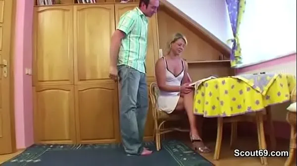 Vis He Seduce Hot Step-Mom to get His First Fuck with Her bedste film