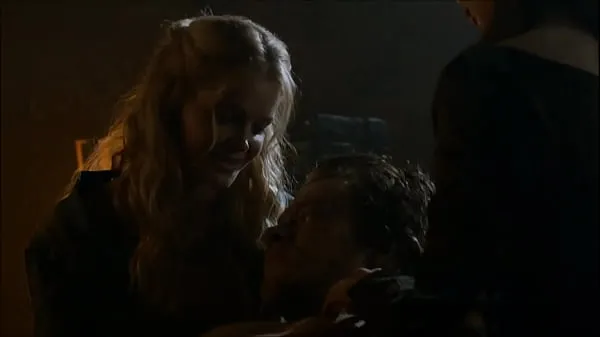 Vis Alfie Allen sex & castration in Games of Thrones S03E07 beste filmer