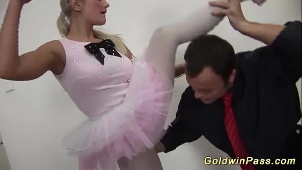 Tunjukkan flexible ballerina gets fisted Filem terbaik