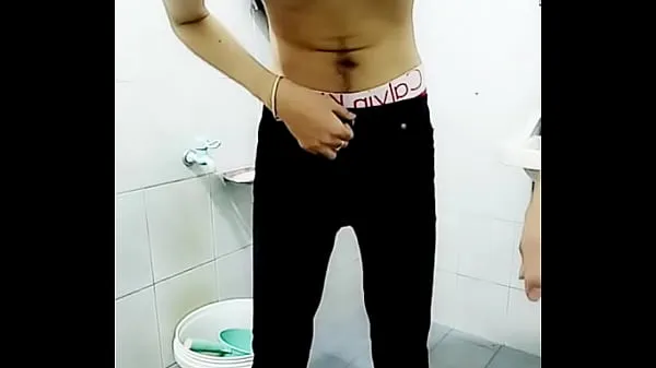 Horny cock before taking a shower and squirming smack بہترین فلمیں دکھائیں