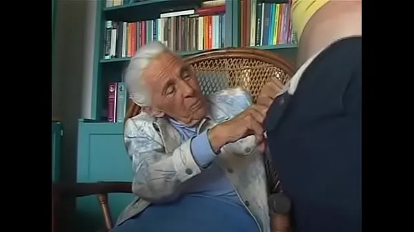 92-years old granny sucking grandson 최고의 영화 표시