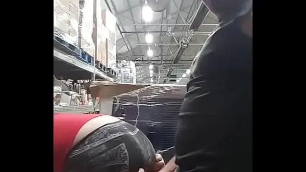 Mutasson Quickie with a co-worker in the warehouse legjobb filmet