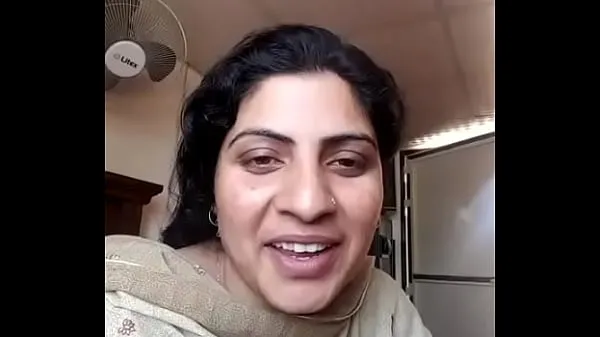 Mutasson pakistani aunty sex legjobb filmet
