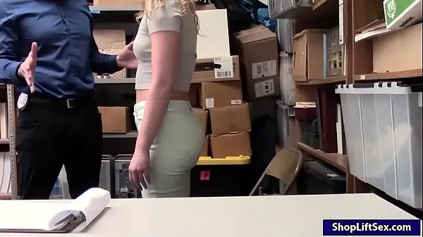 Blonde shoplifter screwed in LP office after stripsearch بہترین فلمیں دکھائیں