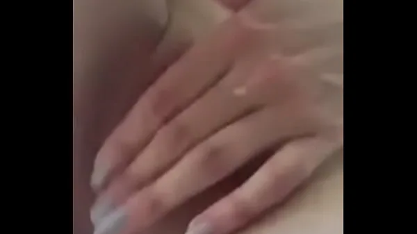 Horny wife fingering wet pussy 최고의 영화 표시