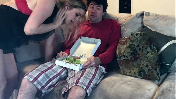 Vis Horny MILF slurps a big dick salad - Erin Electra bedste film