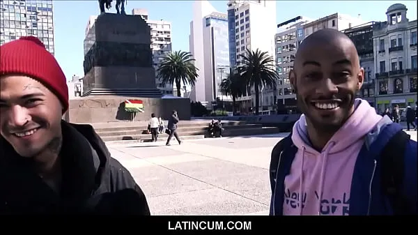 Latino Boy With Tattoos From Buenos Aires Fucks Black Guy From Uruguay 최고의 영화 표시