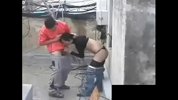Vis Algerian whore fucks with its owner on the roof beste filmer