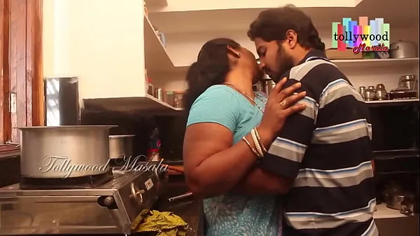 Hot desi masala aunty seduced by a teen boyसर्वोत्तम फिल्में दिखाएँ