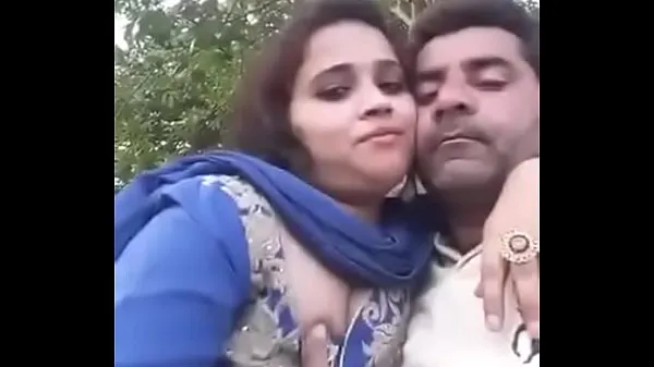 Tunjukkan boobs press kissing in park selfi video Filem terbaik
