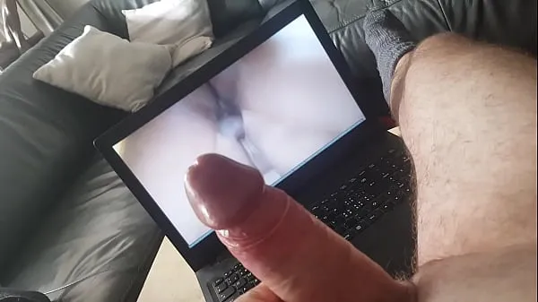 Prikaži Getting hot, watching porn videos najboljših filmov