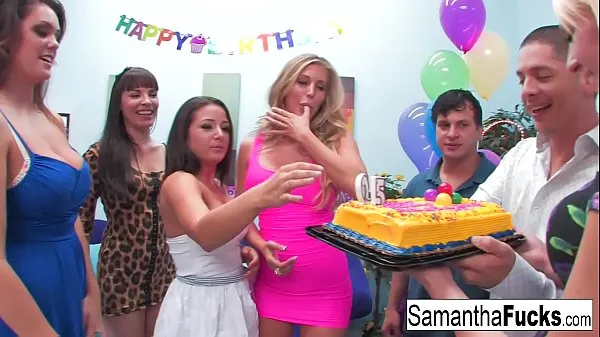 Visa Samantha celebrates her birthday with a wild crazy orgy bästa filmer