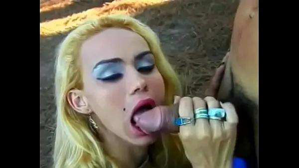 Vis Young blonde transvestite is fucked in the ass under a tree beste filmer