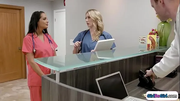 Blonde doctor shows her brunette intern around the not really cheerful and the intern suggests to have some quality time right here to up her kisses the doctor sucks on her tits and licks her wet she facesits her 최고의 영화 표시