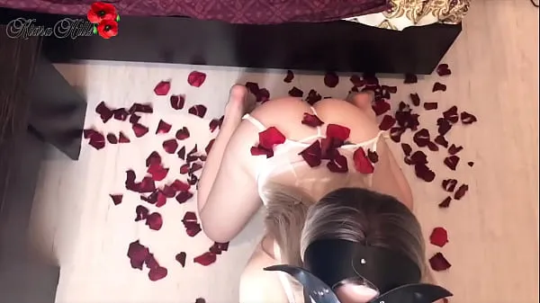 Show Beautiful Babe Sensual Fucks in Rose Petals On Valentine's Day best Movies