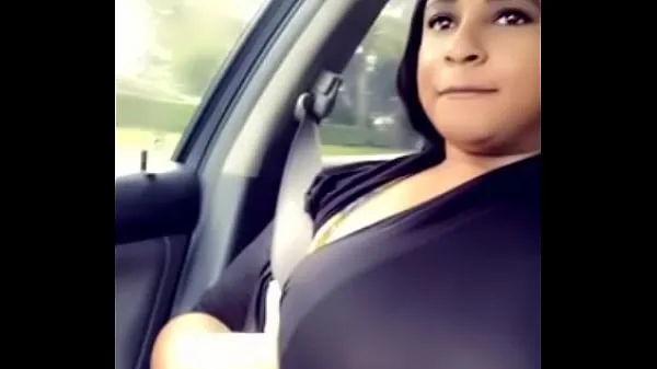 Mutasson Fast And Furious The Right Way: Caramel Kitten Has Boobs Out While Driving legjobb filmet