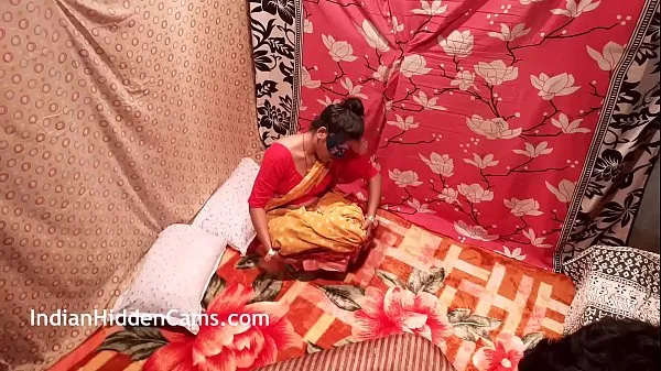 Zobraziť indian devar bhabhi sex in saree seducing her young devar while her husband is away for work najlepšie filmy