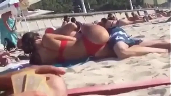 Mutasson Fucked straight on the beach legjobb filmet