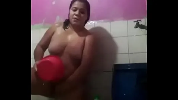 Danyela from Guatemala bathing بہترین فلمیں دکھائیں