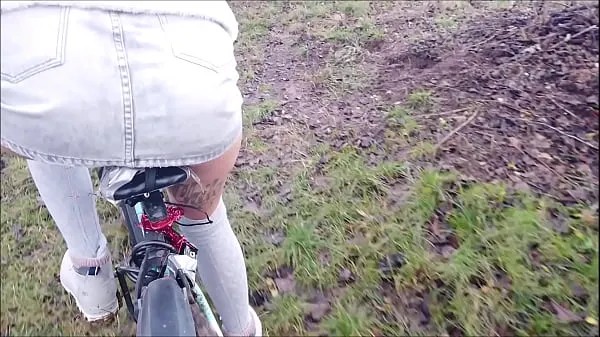 Vis Premiere! Fucked hot bike in public! Part 2 beste filmer