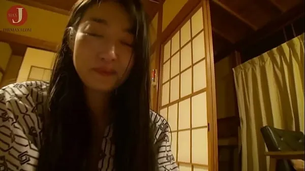 Mutasson Slender Japanese girl with long hair pleasures a lucky man with her wet tight pussy [HMHI-229 legjobb filmet