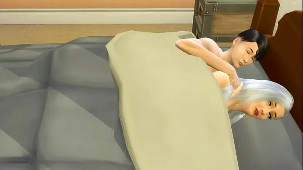 step Son Sneaks Under His step mom Blanket Knowing She Is Naked Under 최고의 영화 표시