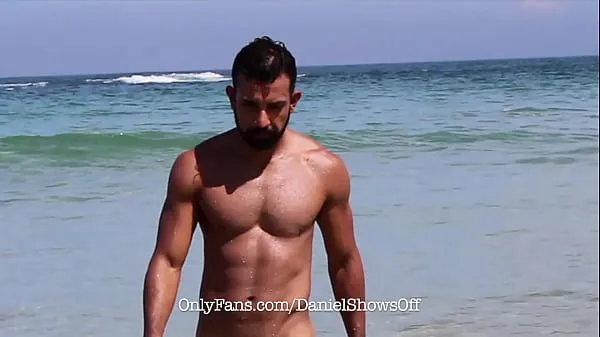 Nudist Beach - Naked outdoor بہترین فلمیں دکھائیں