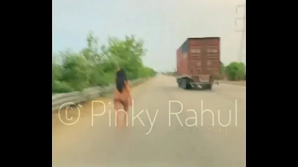 Pinky Naked dare on Indian Highwaysसर्वोत्तम फिल्में दिखाएँ