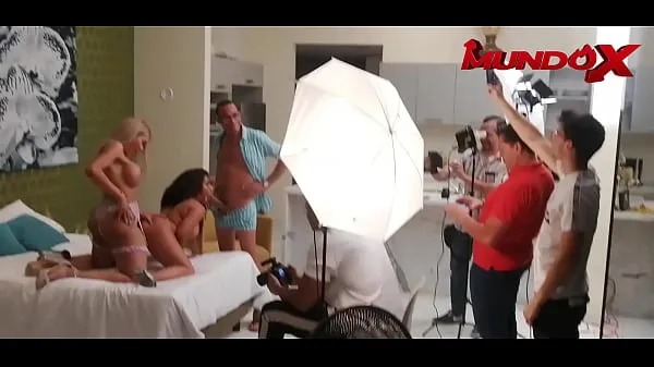 Prikaži Behind the scenes - They invite a trans girl and get fucked hard in the ass najboljših filmov