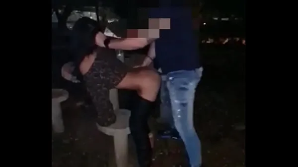 Tampilkan The cuckold took his girlfriend on a dogging street she gave in the square Film terbaik