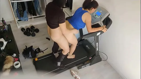 cuckold with a thief in an treadmill, he handcuffed me and made me his slave 최고의 영화 표시