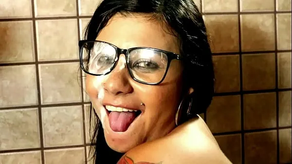 Mutasson The hottest brunette in college Sucked my Rola and I came on her face legjobb filmet