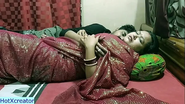 Mutasson Indian hot married bhabhi honeymoon sex at hotel! Undress her saree and fuck legjobb filmet
