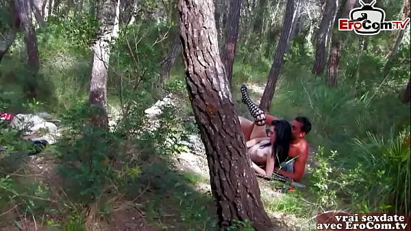 Toon Skinny french amateur teen picked up in forest for anal threesome beste films