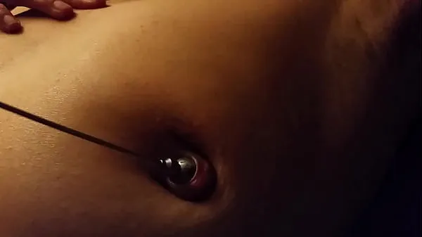 Mutasson nippleringlover pierced tits milf pulling metal ball through huge nipple piercing hole legjobb filmet