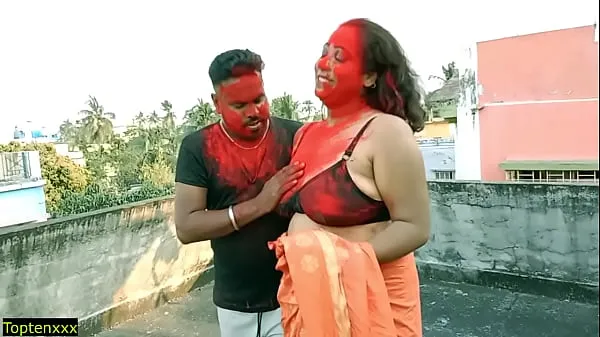 Prikaži Lucky 18yrs Tamil boy hardcore sex with two Milf Bhabhi!! Best amateur threesome sex najboljših filmov