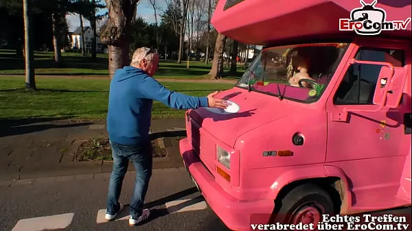 Hiển thị Grandpa picks up German teen on the street and fucks her in the car Phim hay nhất