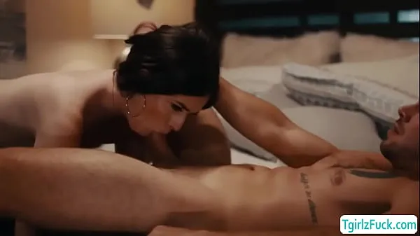 عرض In the bedroom, tall small tits shemale Natalie Stone flirts with handsome Dante Colle kissing torridly slowly bowing down to deepthroat blowjob أفضل الأفلام