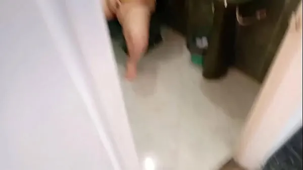 Vis I spy on my cute virgin stepsister masturbating in the guest bathroom when we're home- we almost got caught fucking but it was so good bedste film