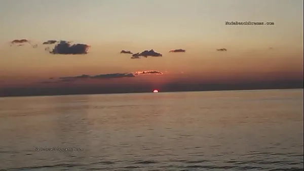 Pokaż Russian couples fuck by the sea at sunset najlepsze filmy