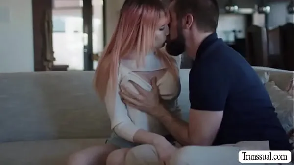 عرض Stepdad comforts his tired TS stepdaughter by kissing and licking her that,he lets her throats his dick and rides it after أفضل الأفلام