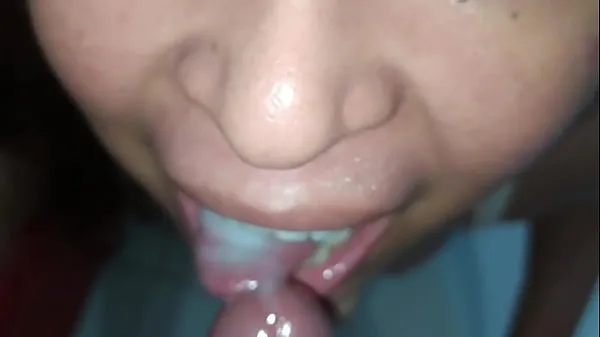 Mutasson I catch a girl masturbating with a dildo when I stay in an airbnb, she gives me a blowjob and I cum in her mouth, she swallows all my semen very slutty. The best experience legjobb filmet