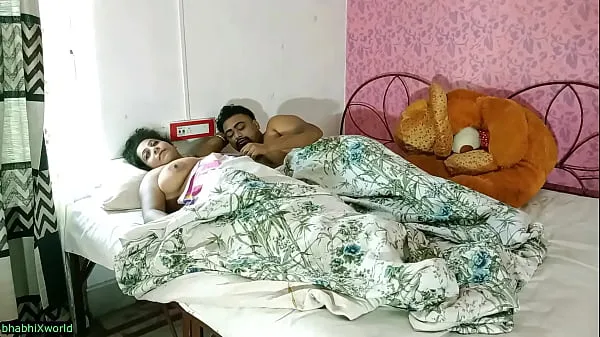 Tunjukkan Indian hot wife secret sex with Office BOSS! Hot Sex Filem terbaik
