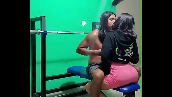 Εμφάνιση Fucking a girl who likes to exercise at home καλύτερων ταινιών