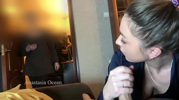 Prikaži My stepmom catched me giving a blowjob to my boyfriend. We were talking and she watched how I suck and he cum on my face najboljših filmov