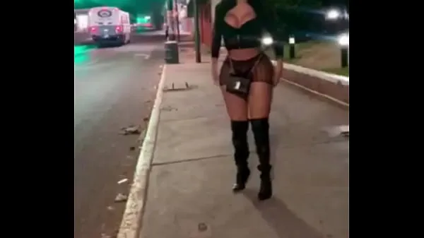 Visa MEXICAN PROSTITUTE WITH HER ASS SHOWING IT IN PUBLIC bästa filmer